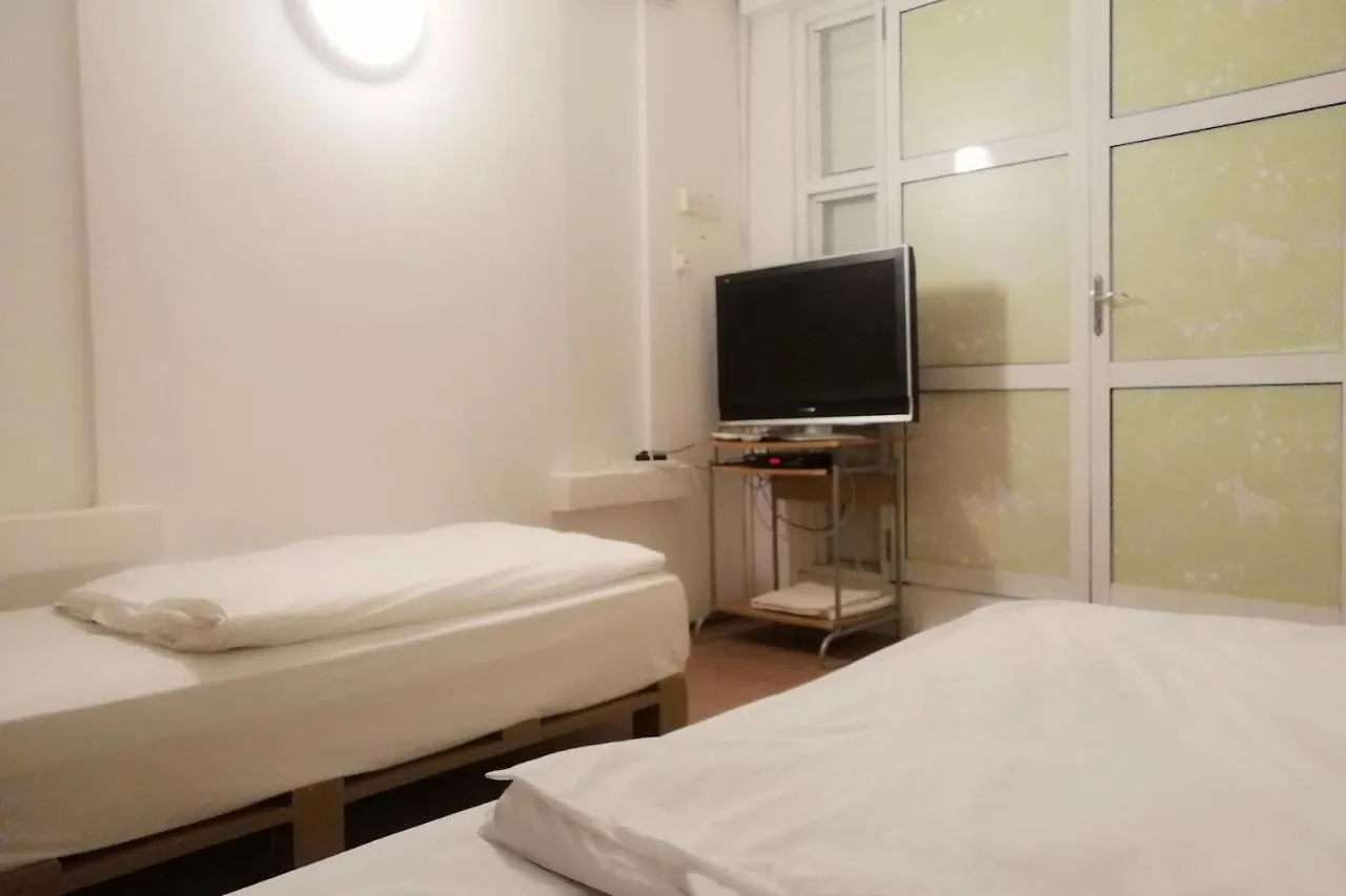Oyo 89880 Vstay 2 Guesthouse George Town Hotell